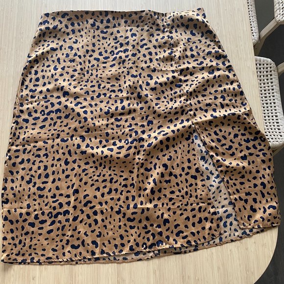 Nasty Gal leopard midi skirt - Picture 1 of 1